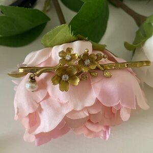 Brass Hair Pin Bobby Sakura Flowers Pearl Zirconia